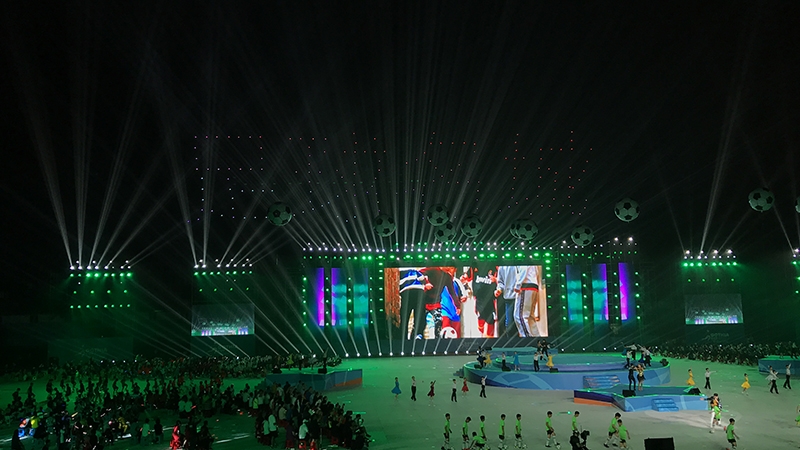 青島燈光音響租賃,青島演出設(shè)備租賃,青島LED屏租賃,青島舞美制作搭建